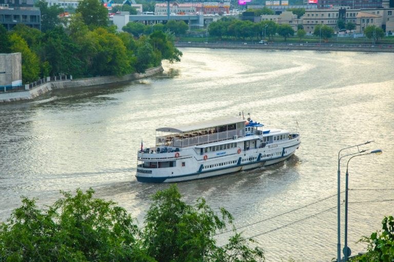 Navigating the Seas: A Comprehensive Guide to Cruise Ship Bookings & Reservations